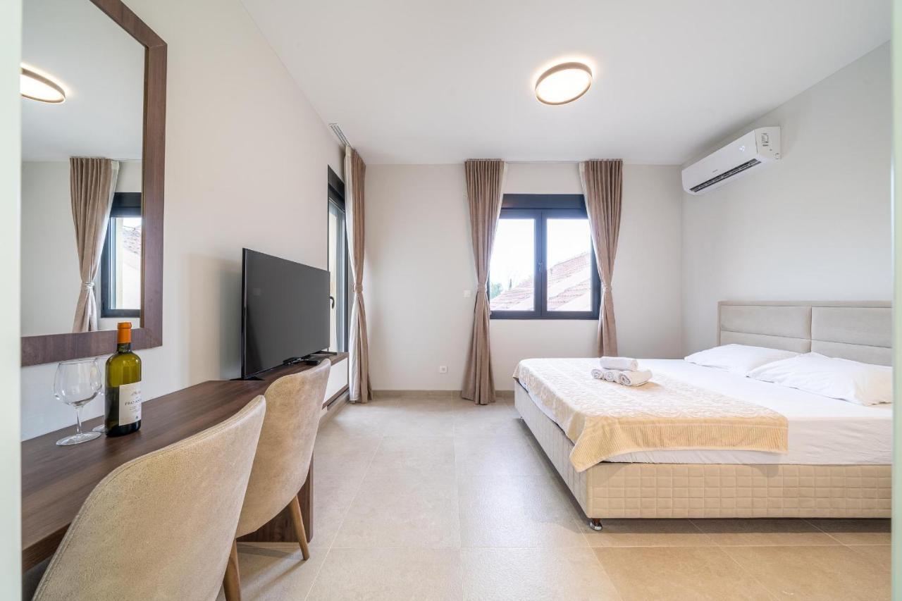 Studio Apartment N2 Tivat Exteriör bild