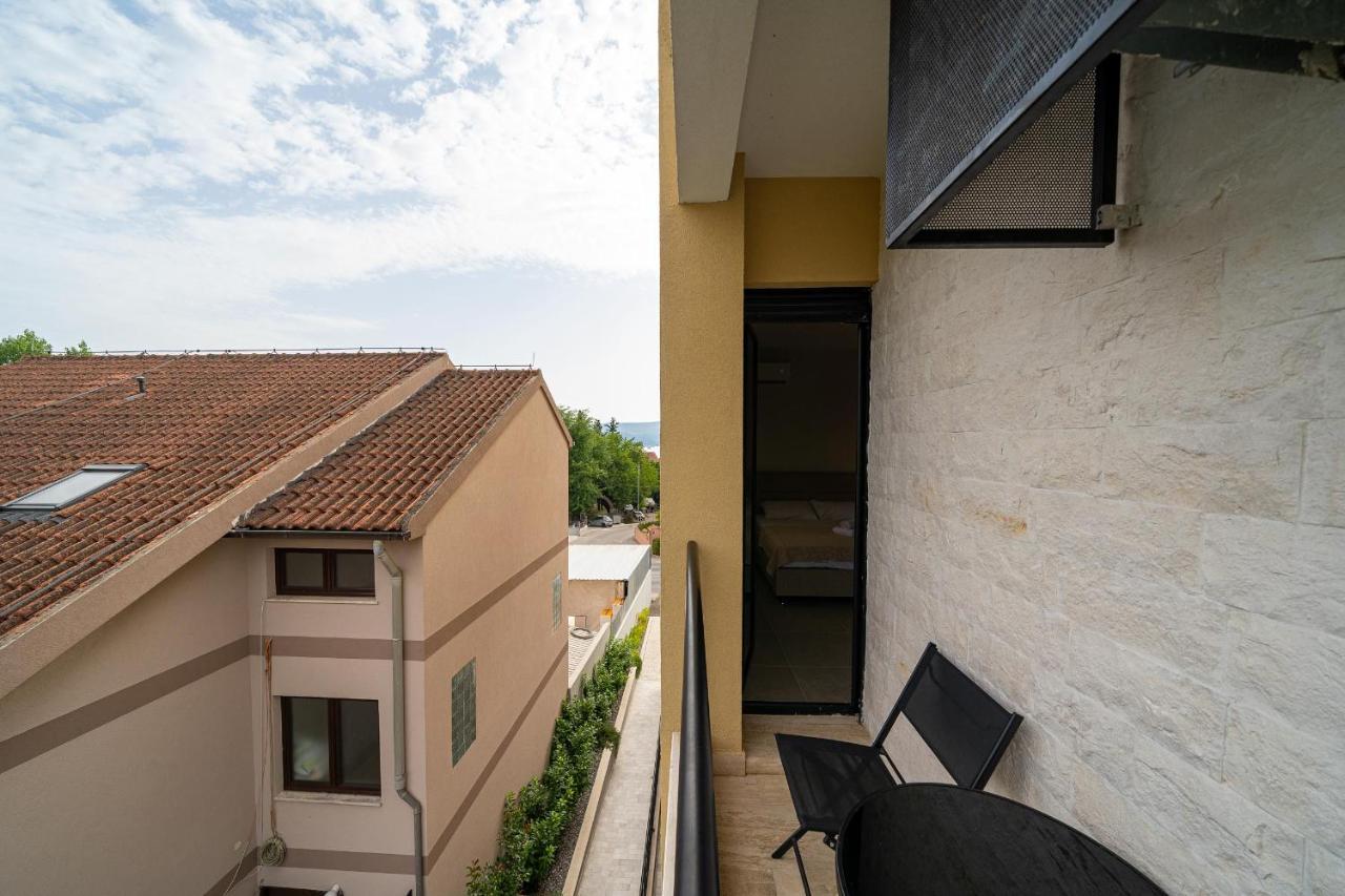 Studio Apartment N2 Tivat Exteriör bild
