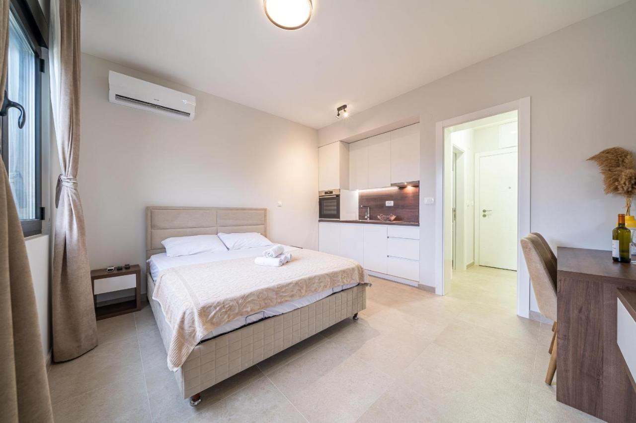 Studio Apartment N2 Tivat Exteriör bild